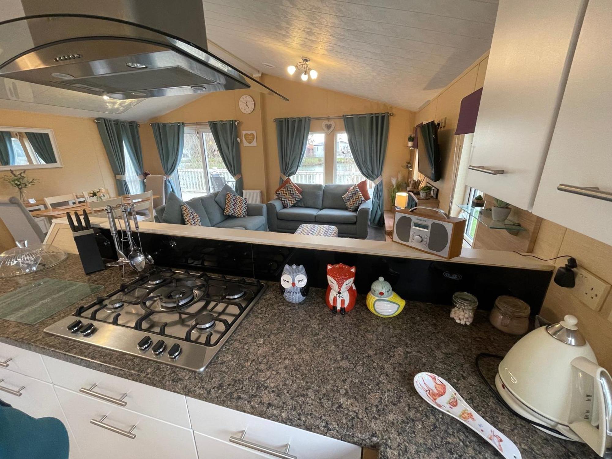 Luxury Lakeside Lodge L2 With Hot Tub Situated At Tattershall Lakes Country Park Εξωτερικό φωτογραφία