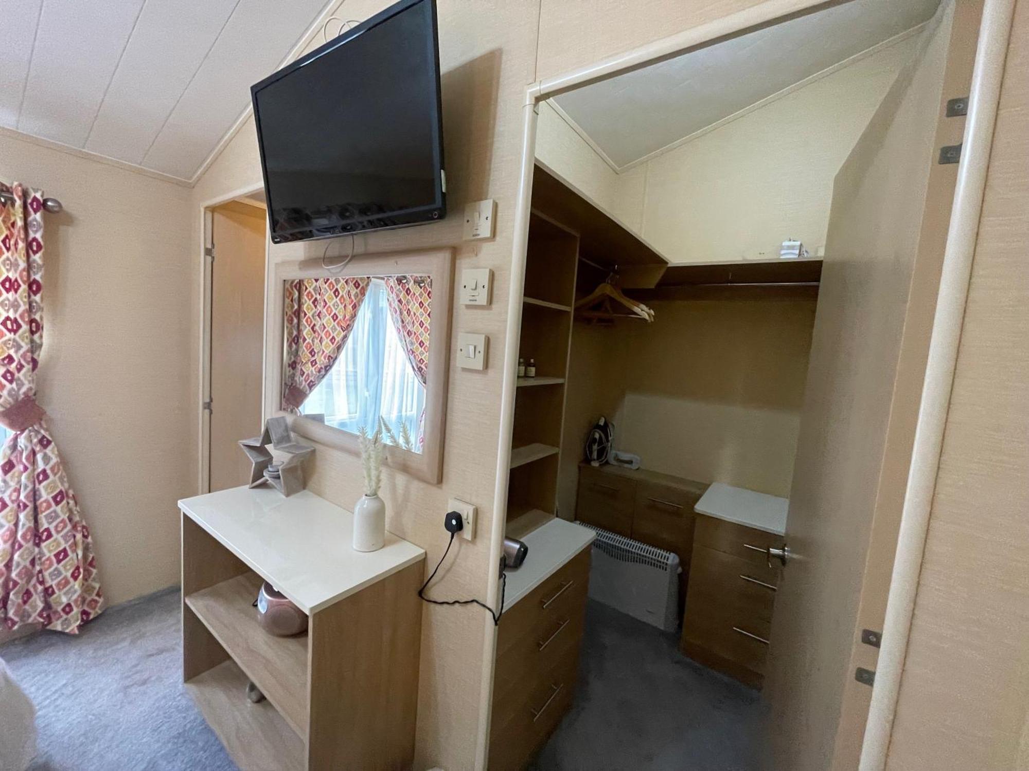 Luxury Lakeside Lodge L2 With Hot Tub Situated At Tattershall Lakes Country Park Εξωτερικό φωτογραφία
