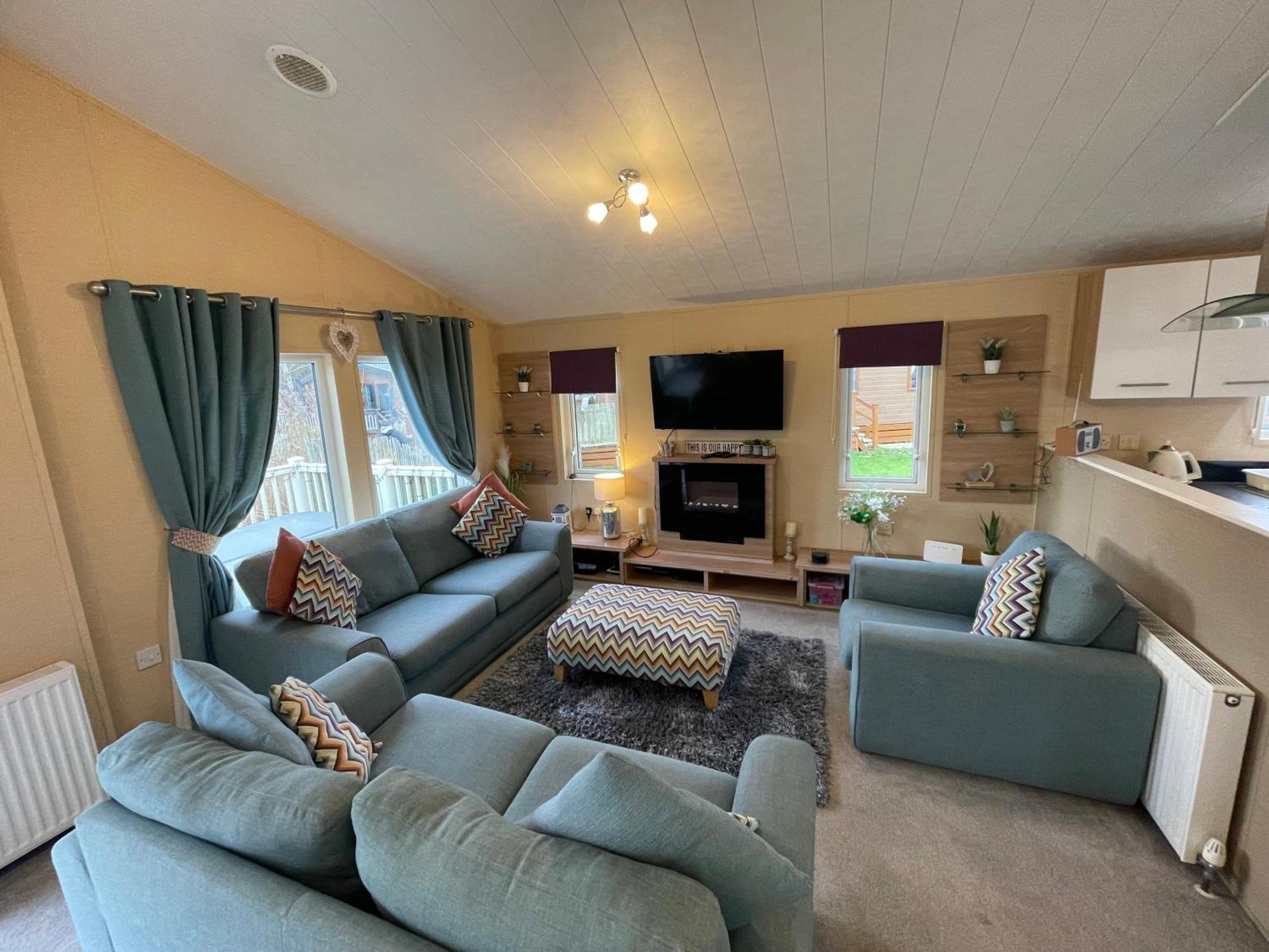 Luxury Lakeside Lodge L2 With Hot Tub Situated At Tattershall Lakes Country Park Εξωτερικό φωτογραφία